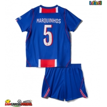 Camisa de Futebol Paris Saint-Germain Marquinhos #5 Equipamento Principal Infantil 2026-27 Manga Curta (+ Calças curtas)
